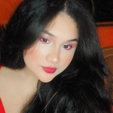 Maria, 22, Washington, United States